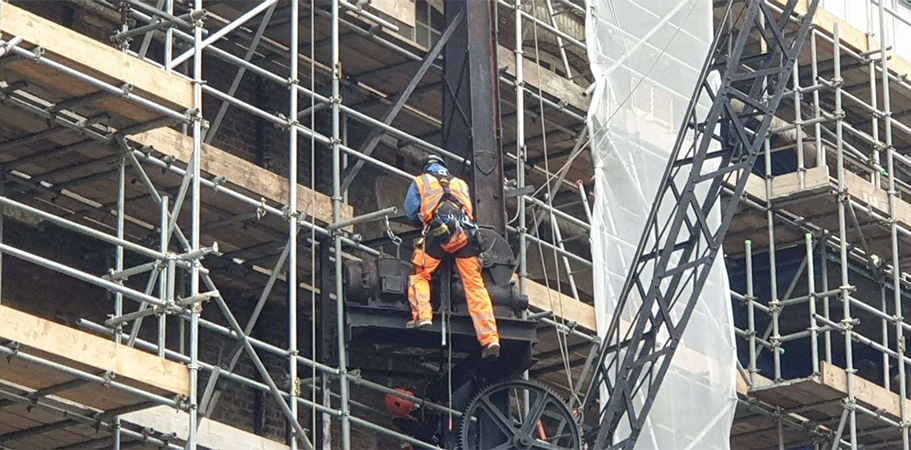 montaje-dezafectari-structuri-metalice-cu-alpinisti-utilitari