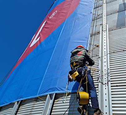 alpinisti publicitate